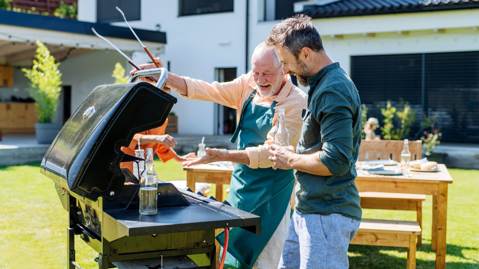 Nihai dış mekan eğlendirmesi için en iyi ızgara markaları (ve kaçınılacak hangileri)