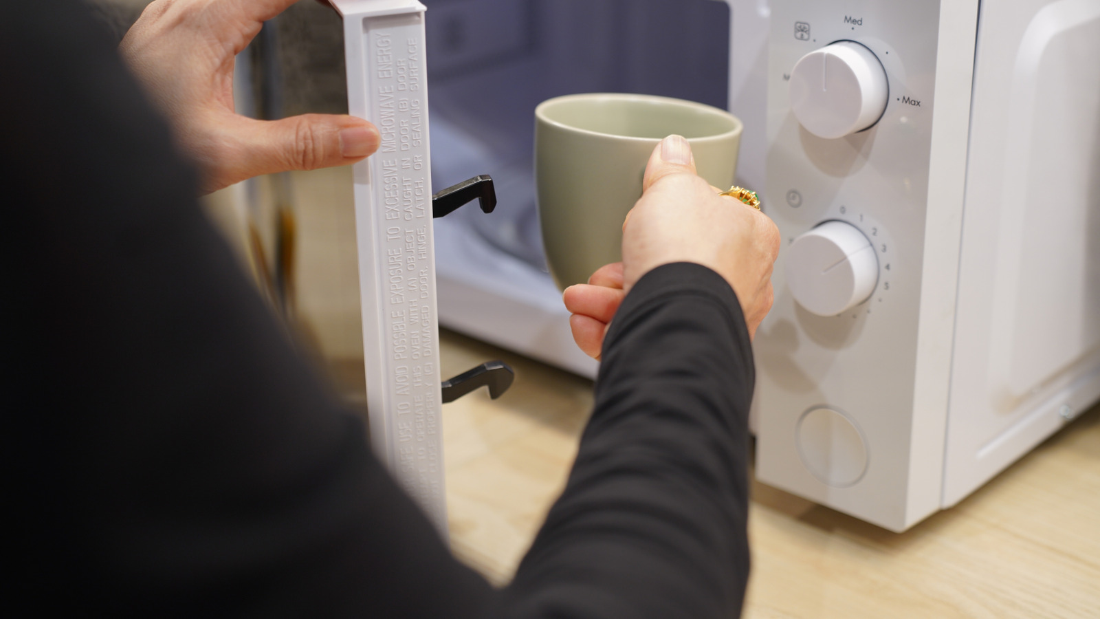 Kupanızın mikrodalgada güvenli olup olmadığını nasıl anlarsınız