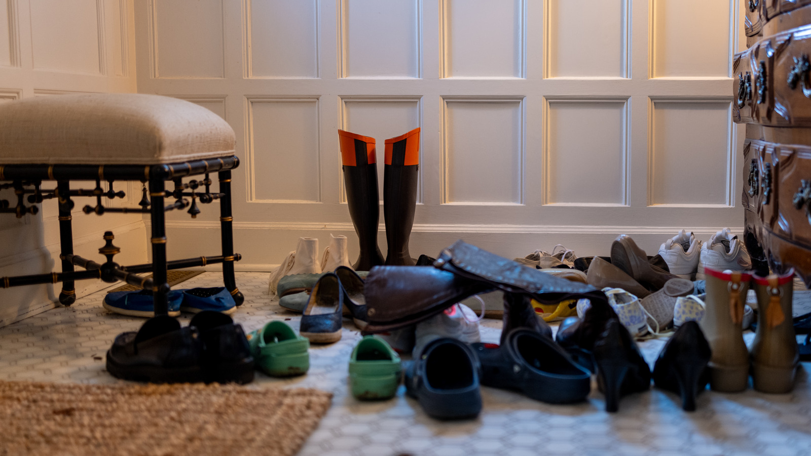 Tiktok, bütçe dostu bir ayakkabı depolama mücevherinin küçük alanlar için mükemmel olduğunu kanıtlıyor