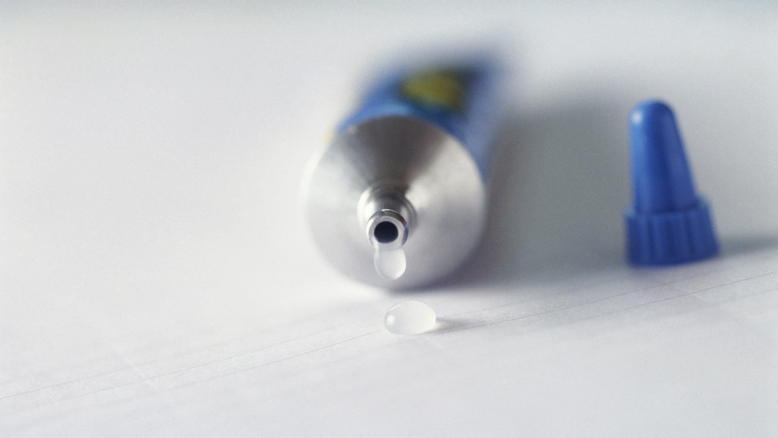 Elinizde olması gereken kauçuk bağlamak için en iyi tutkallar