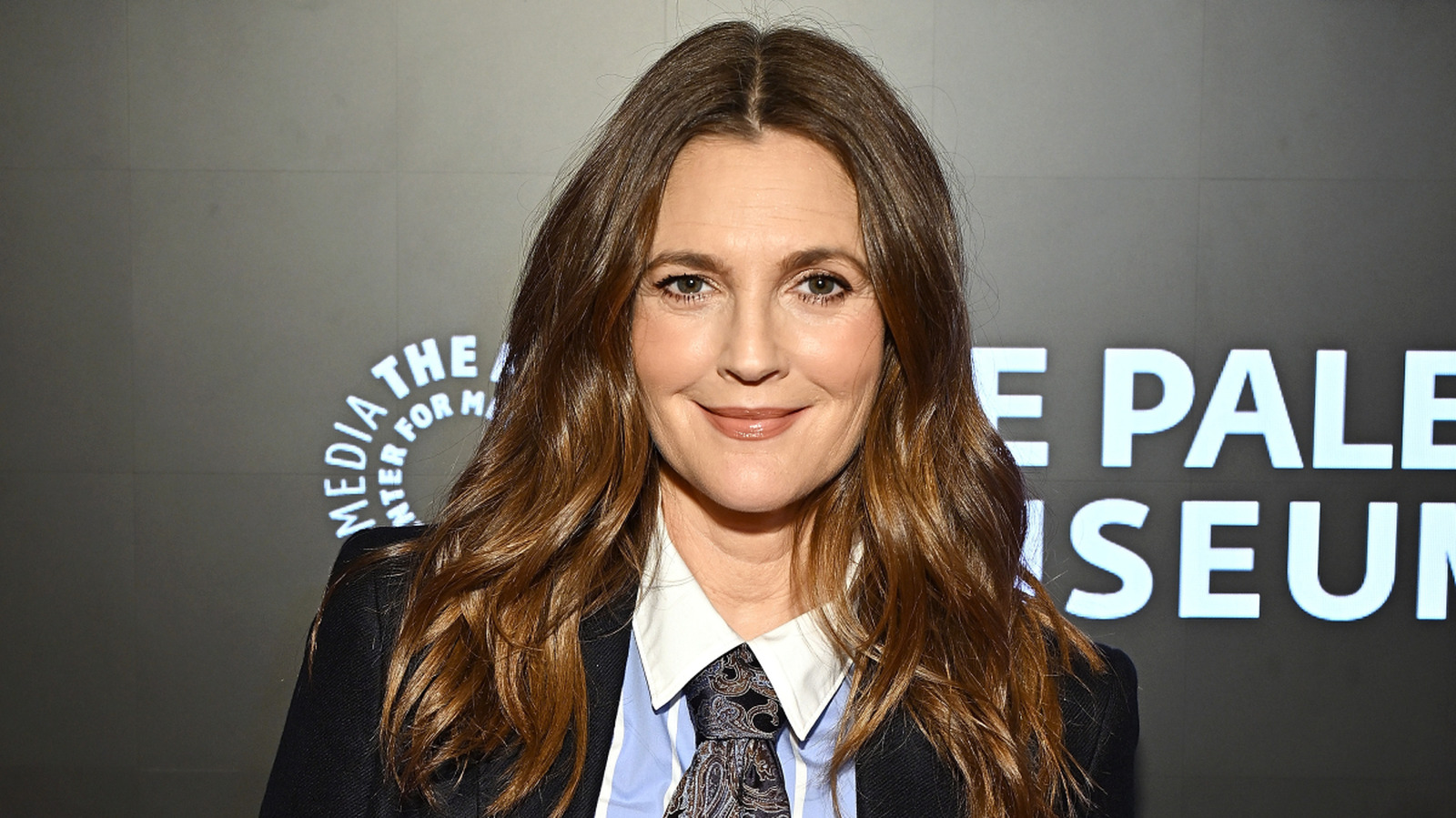 Drew Barrymore'un Springy Pantone Renk Seçimi en iyi nasıl kullanılır