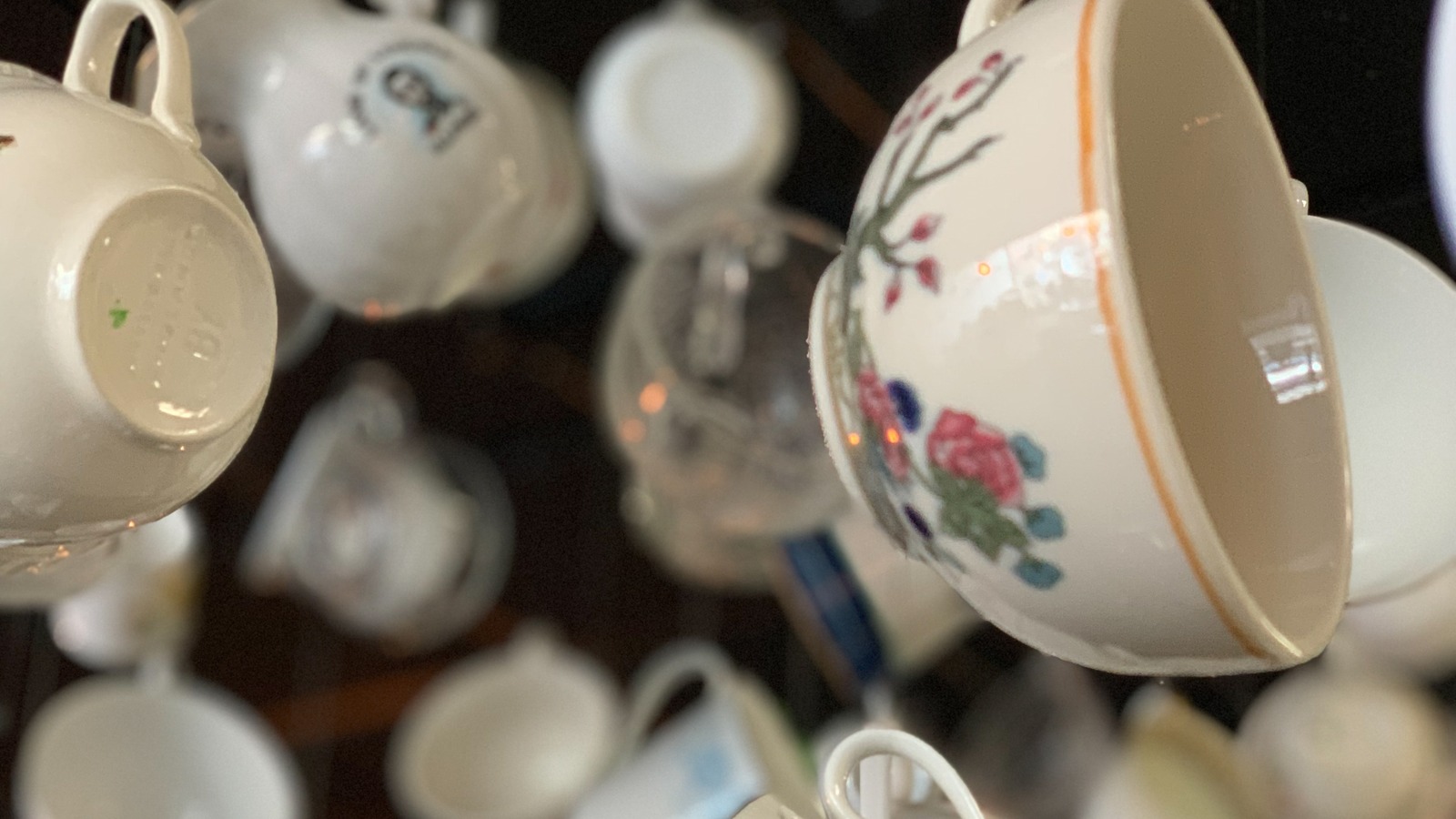 Tavandan kupaları asmak: Akıllı depolama çözümü veya meydana gelmeyi bekleyen bir kaza mı?