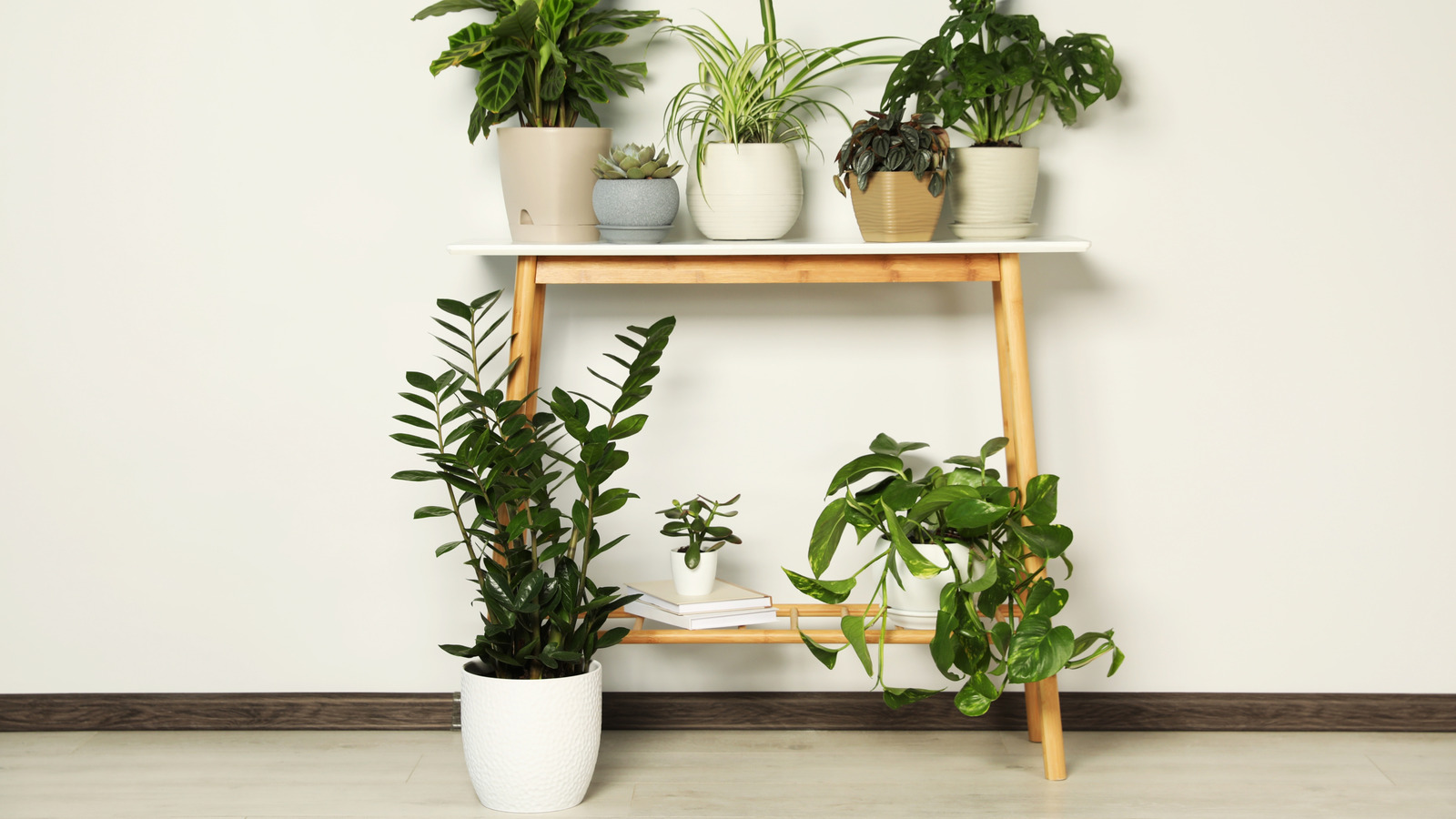 IKEA'nın ahşap bar arabası, özelleştirilmiş bir organizasyon istasyonunu DIY yapmanıza izin verir