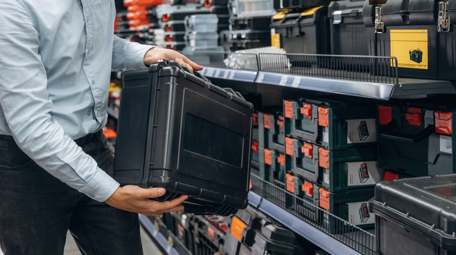 Yüklü bir araç kutusu satın almadan önce ne düşünülmeli