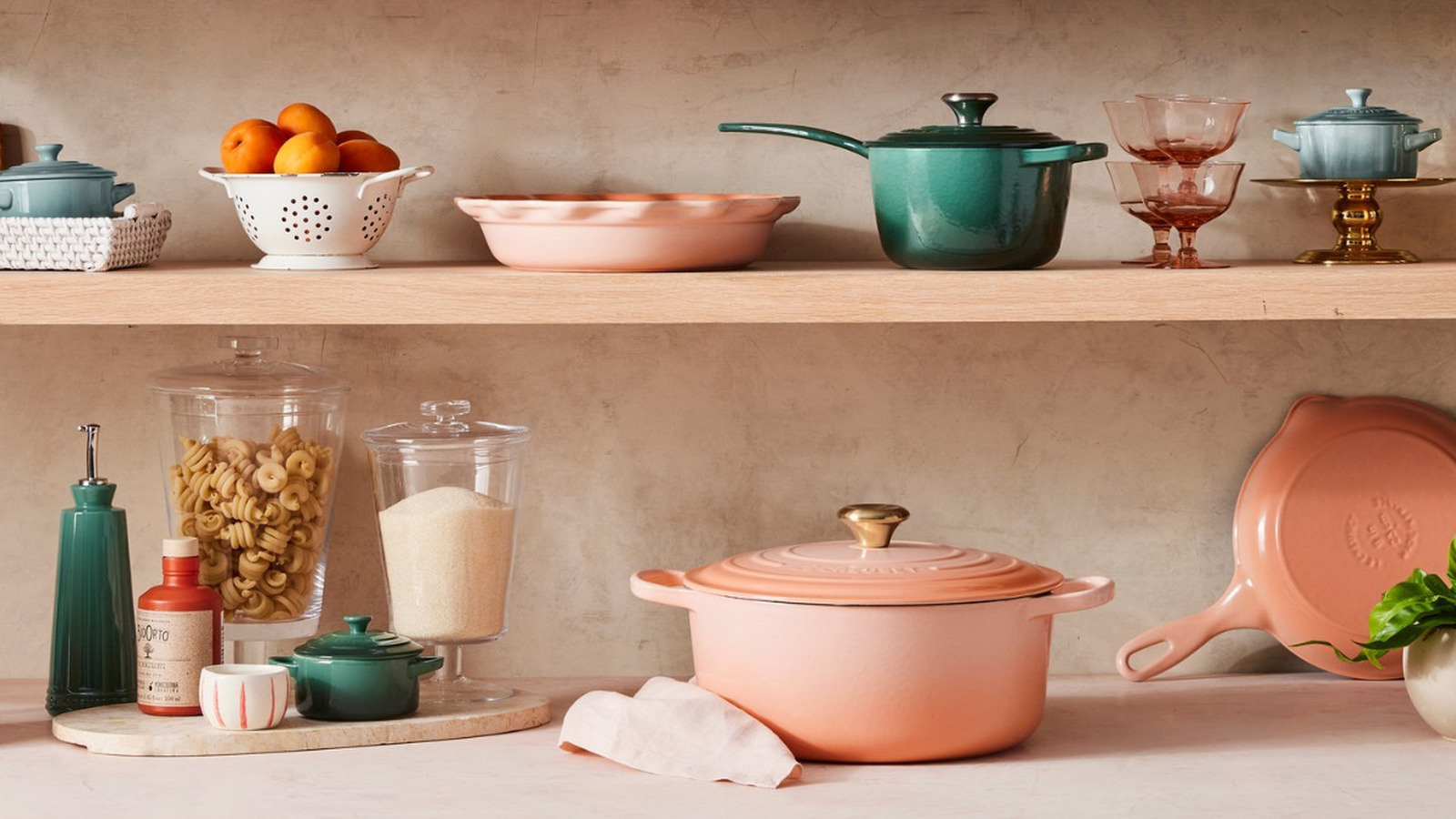 12 çarpıcı renk Le Creuset imza koleksiyonunda (ve en iyi seçimlerimiz!)
