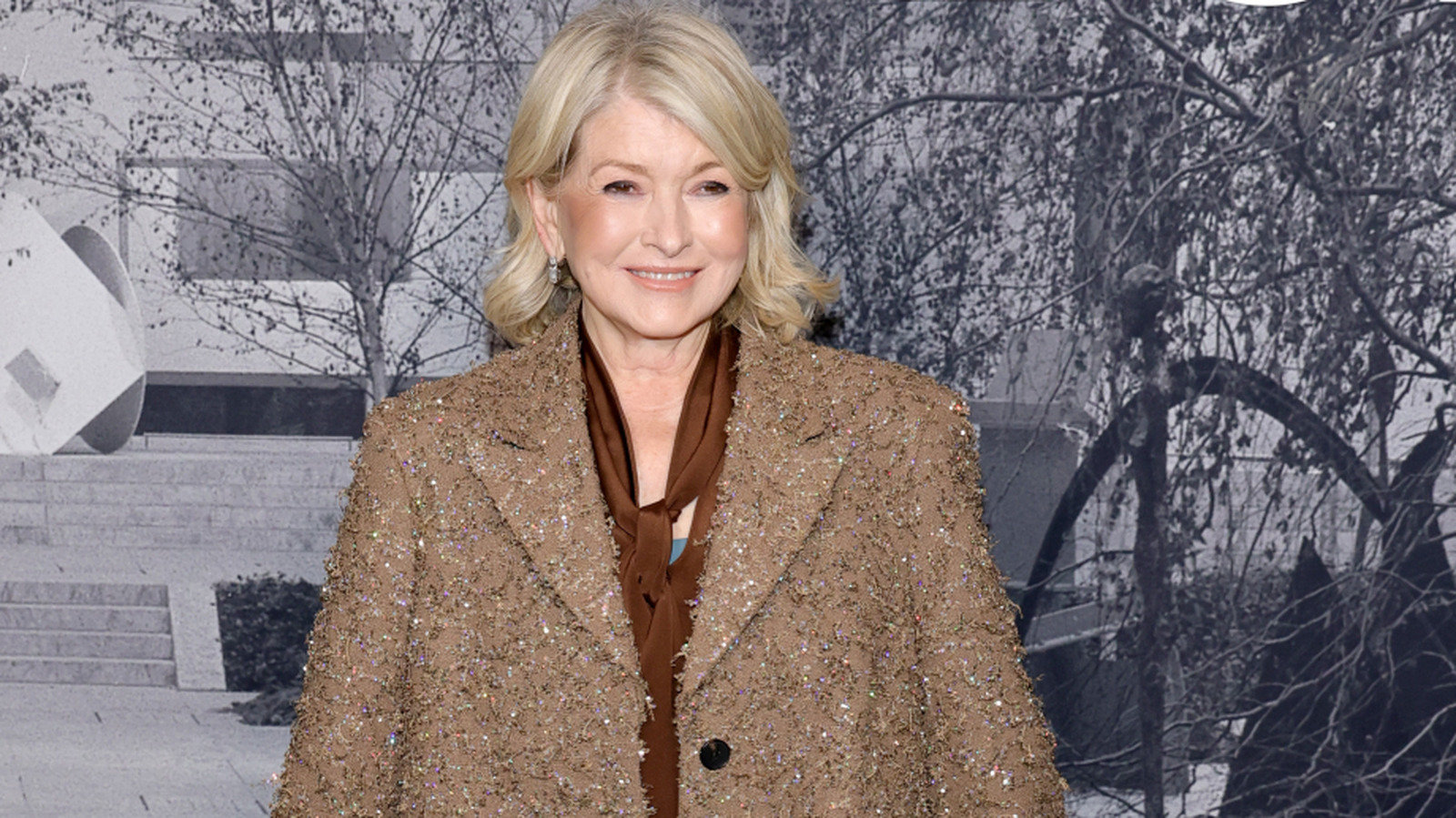 Eşyalar Martha Stewart, dağınık bir alan için bir mutfak adasında depolamayı önerir