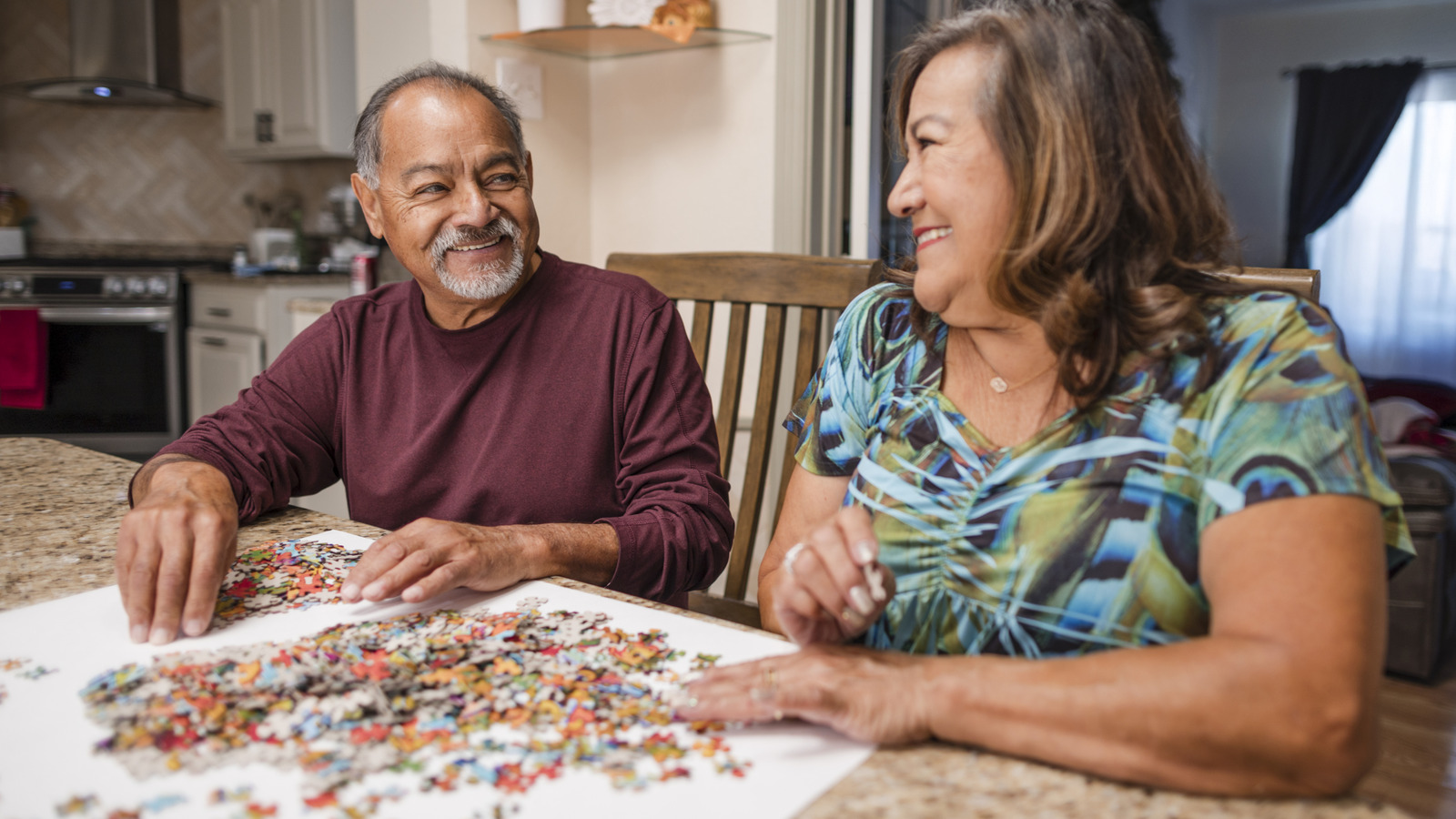 Onları yeniden kullanmanın 16 yaratıcı yolu olduğunda eski bulmacaları atmayın