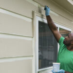 Profesyonel gibi vinil siding boyamak için gerekli temel araçlar