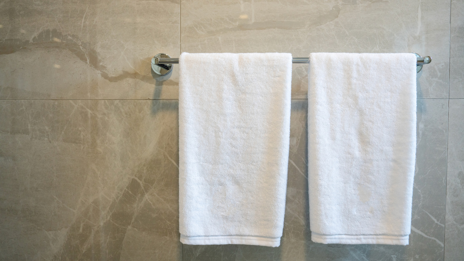 Banyo havlu tutucularınızı bir dolar ağaç bütçesine yükseltin