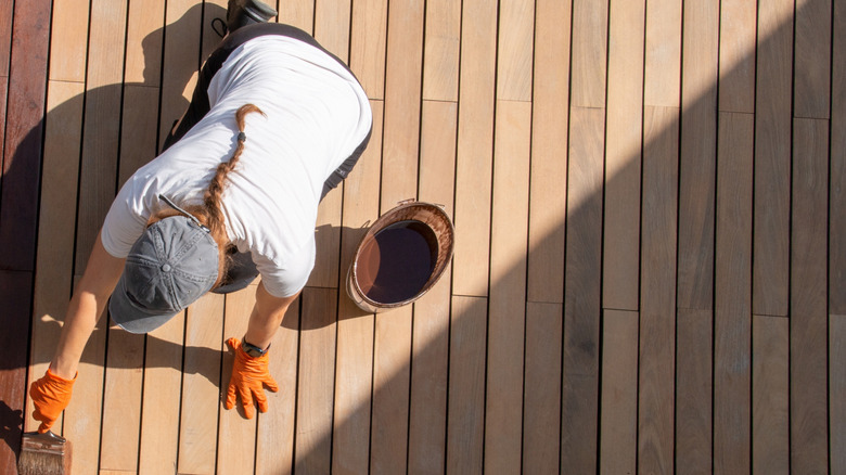 Hem güneş ışığında hem de gölgede güverte