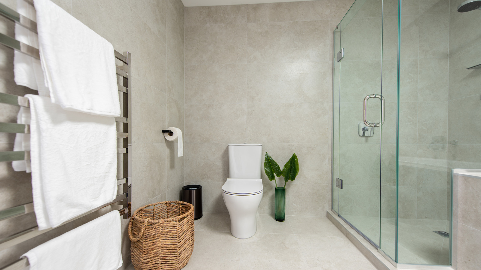 Banyonuzu tamamen dönüştürecek şık toilet arkası duvar tasarımı