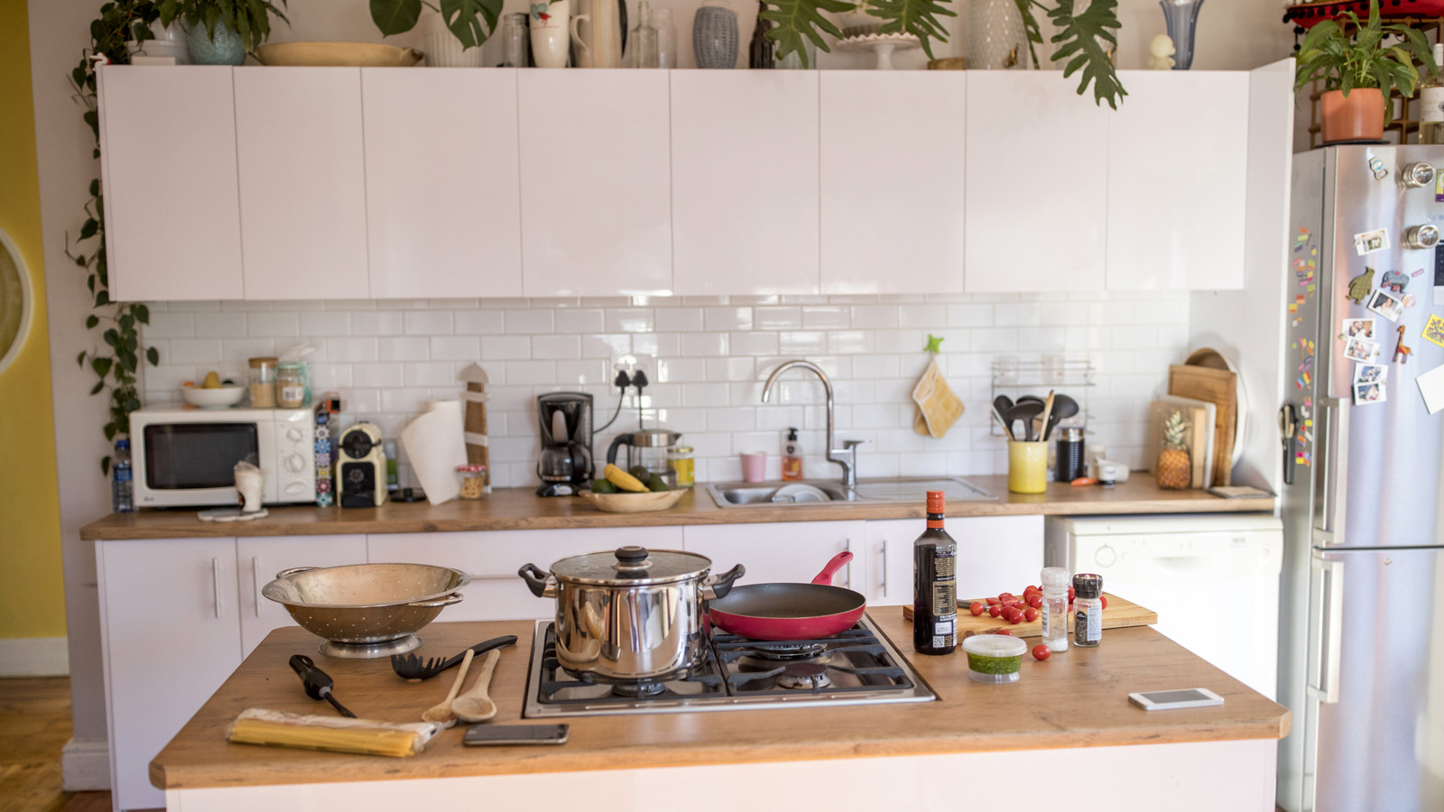 Mutfak temellerini düzenli tutun ve şık bir dolar ağacı hack ile net tutun