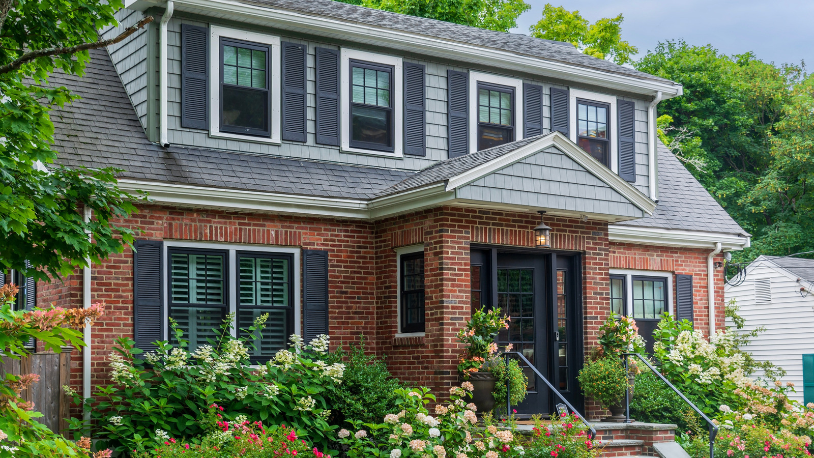 Resim yapmadan önce dış tuğlayı temizlemek için DIY çözümü