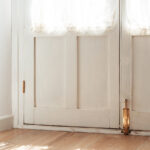 Ahşap kapınıza perdeler nasıl asmadan asır