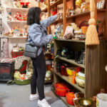 Vintage dekor, tasarruf mağazasında görürseniz kesinlikle takmalısınız