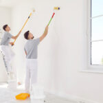 Doğru boya kaplamasını kullanmak bir odanın daha büyük hissetmesine yardımcı olabilir, işte nasıl