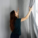 Upcycle eski tutamak şık perde kravat sırtlarına