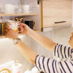 Kahve kupalarını depolamak ve organize etmek için mükemmel olan 9 uygun fiyatlı IKEA ürünleri