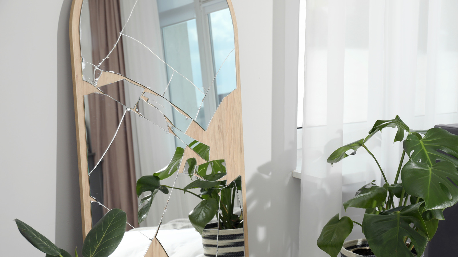 Ormandan ilham alan bir Upcycle projesi ile kırık aynanıza yeni bir hayat verin