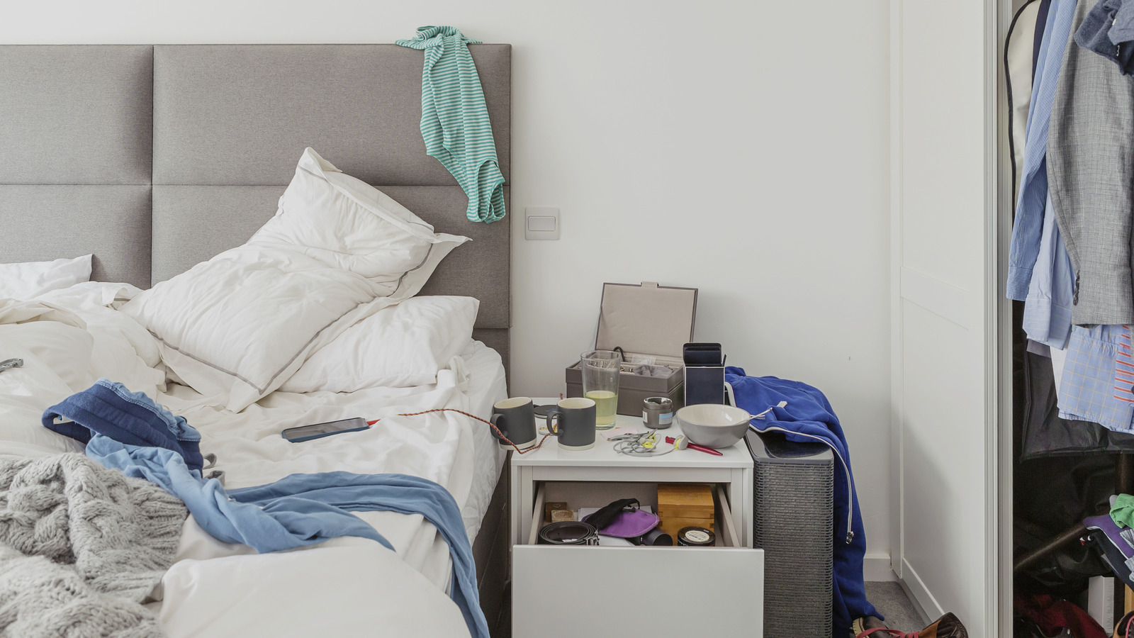 İnsanlar bu akıllı tiding hack için yatak odalarında spatula tutuyor