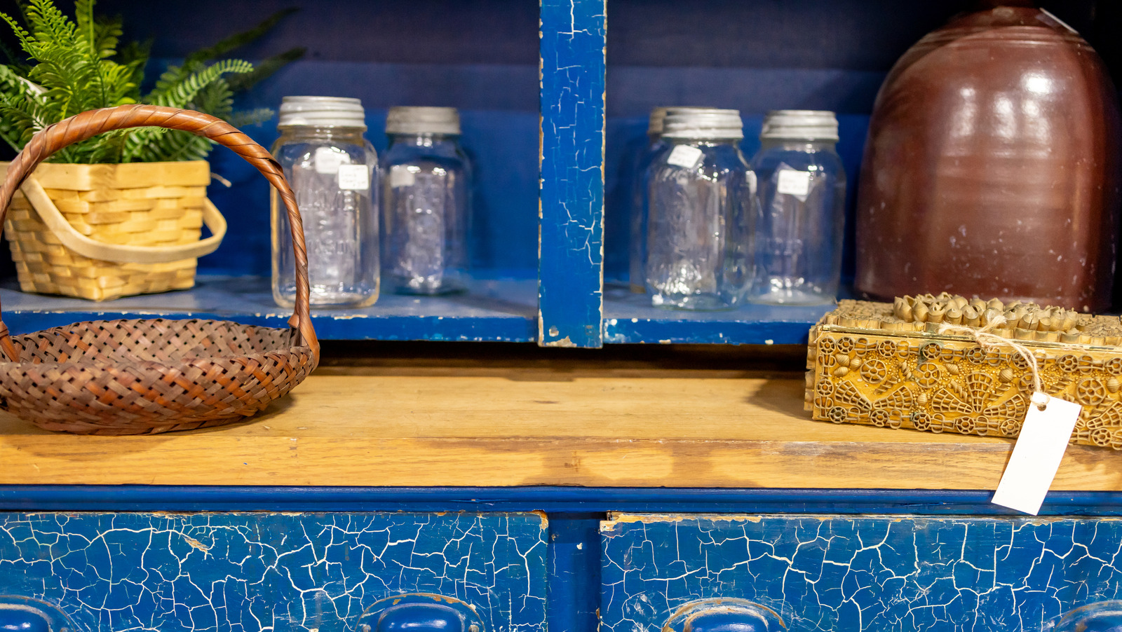 Mason kavanozlarına güzel ev dekoru olarak yeni bir hayat veren kolay tasarruf mağazası flip