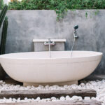 Bahçeniz için muhteşem bir açık hava ıslatma küveti (ve buna değer olup olmadığı)