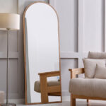 Walmart'ın kemerli aynası bir çanak çömlek ahırına bir bütçeye bakıyor, ama buna değer mi?