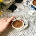 Açık alanınız için neden her zaman bir tığ işi masa örtüsüyle tasarruf etmelisiniz?