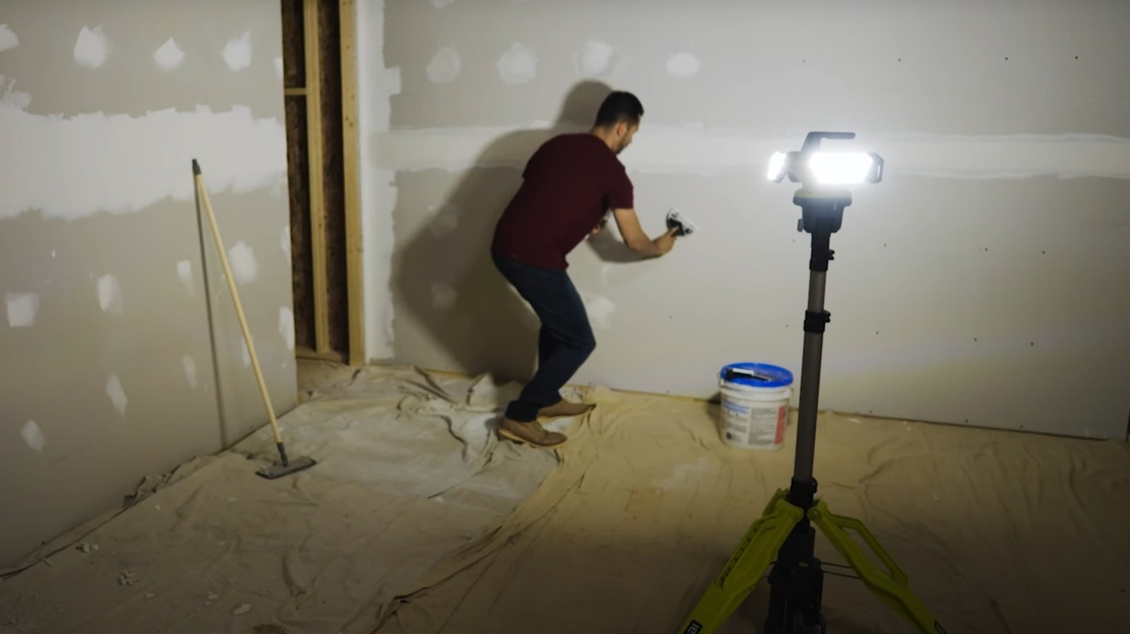 Bu Ryobi'nin sahip olması gereken DIY çalışma alanınıza ışık ekleyin