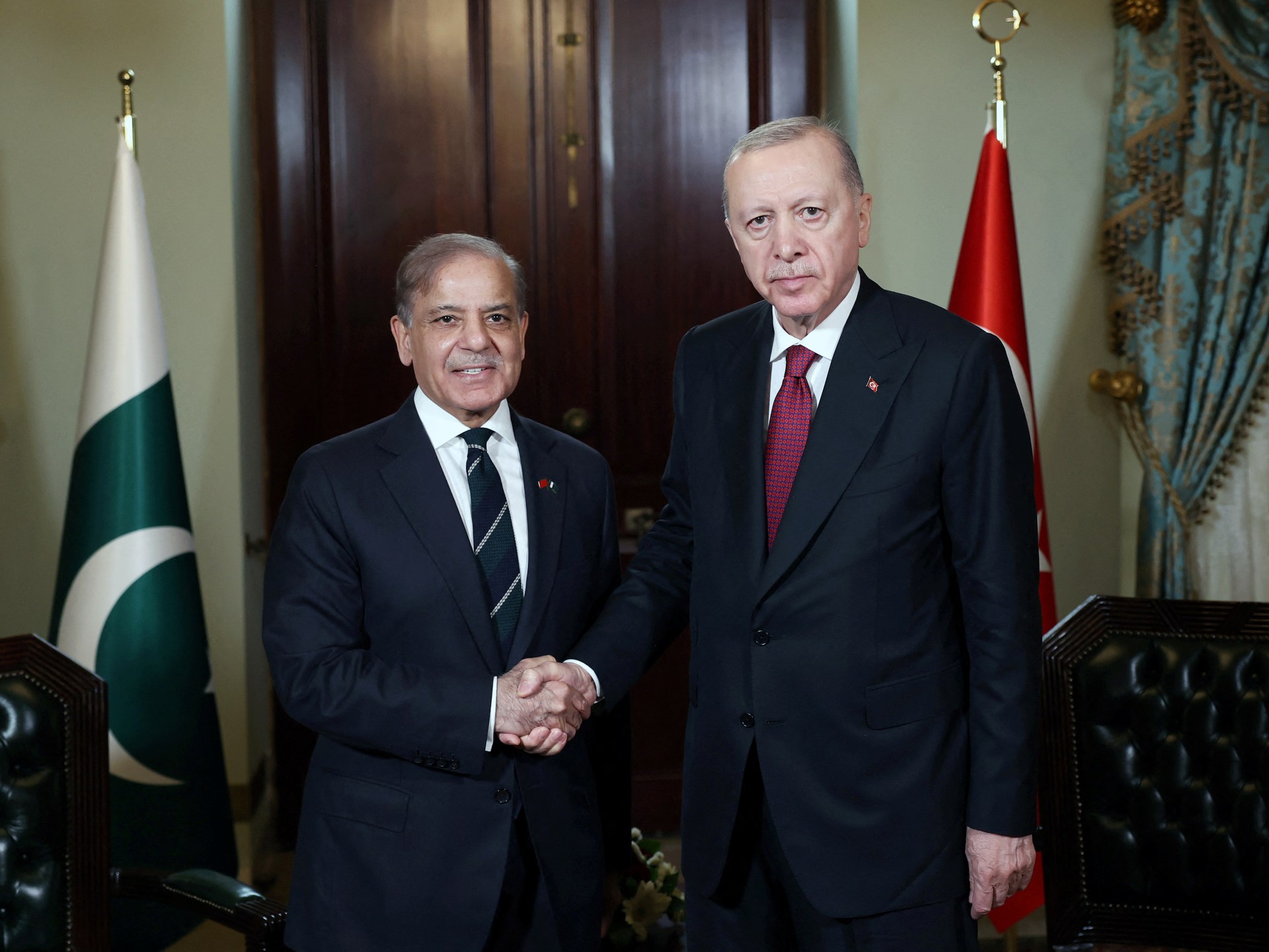 Turkiye'nin Erdoğanı, Hindistan çatışmasından haftalar sonra İstanbul'da Pakistan PM ile buluşuyor