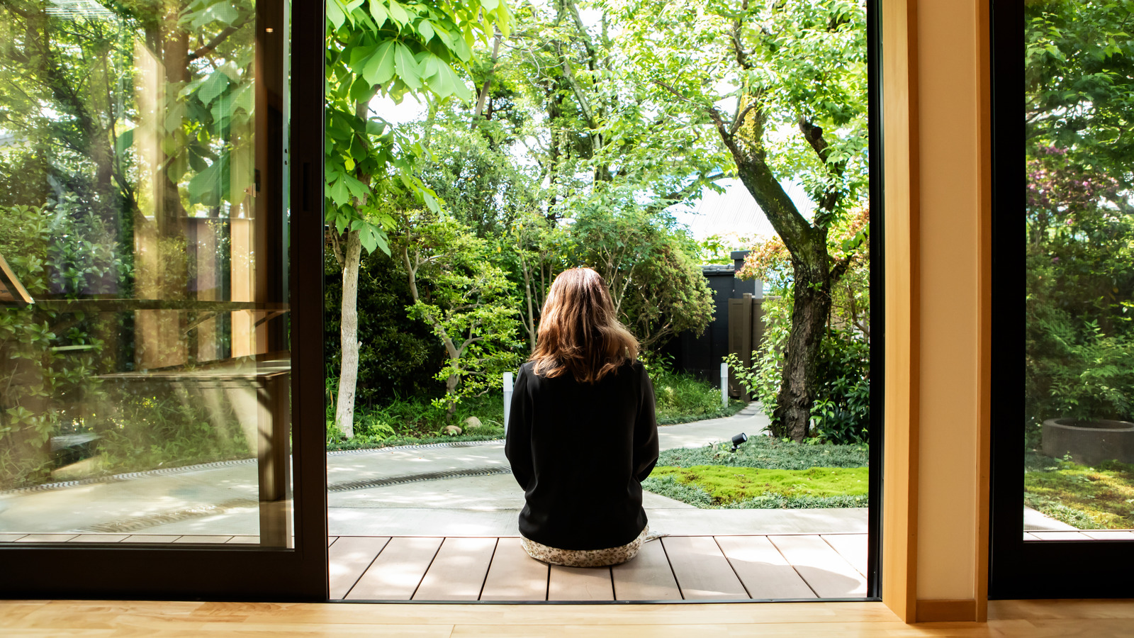 Sakin, minimalist bir bahçeyi tamamlamanız gereken 10 bitki