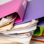 Üç halkalı bir bağlayıcı omurgayı mükemmel garaj depolama kancasına yeniden yerleştirin