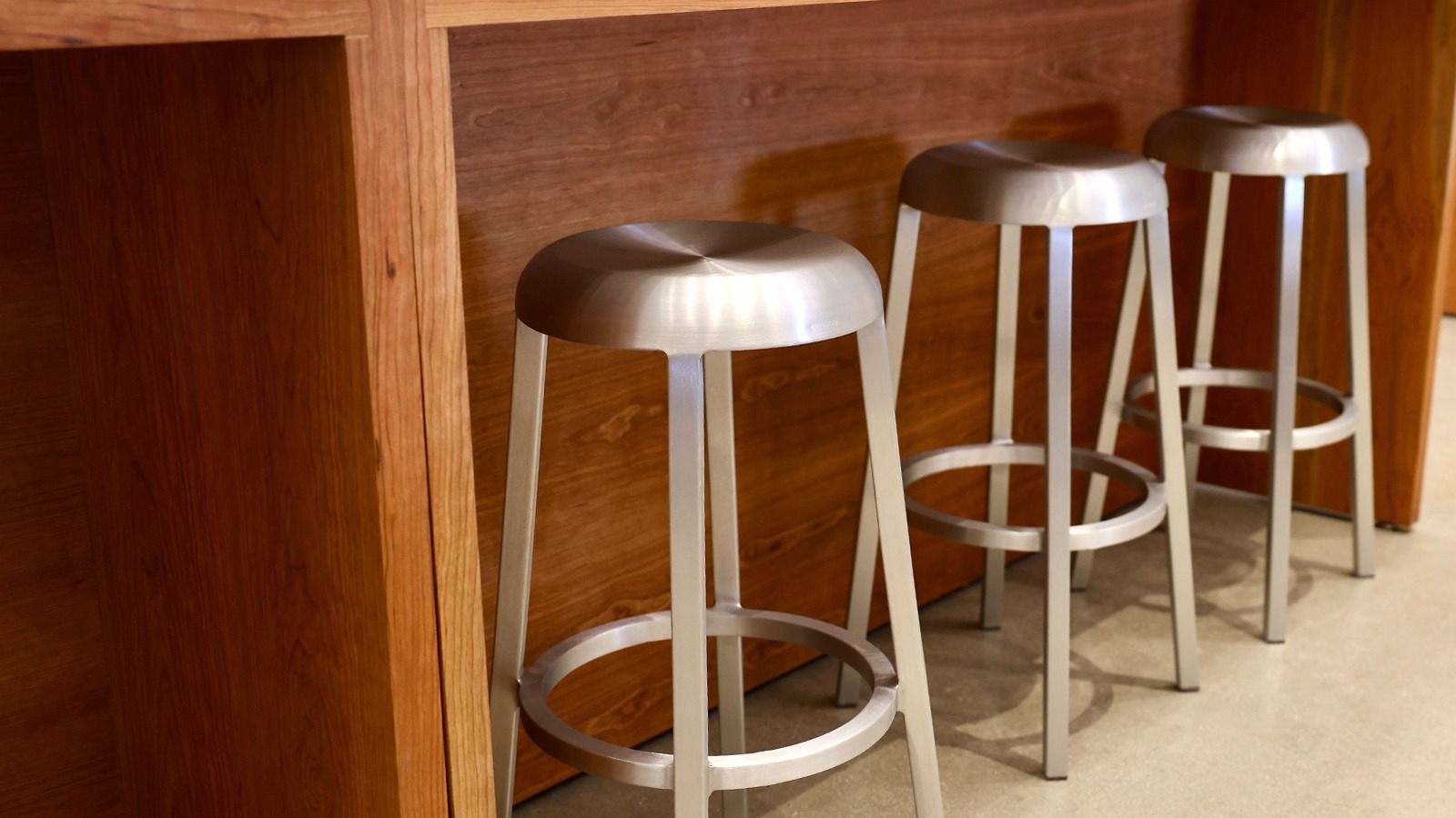 Oturma numaralarınızı anında ayarlayan akıllı DIY masa tasarımı