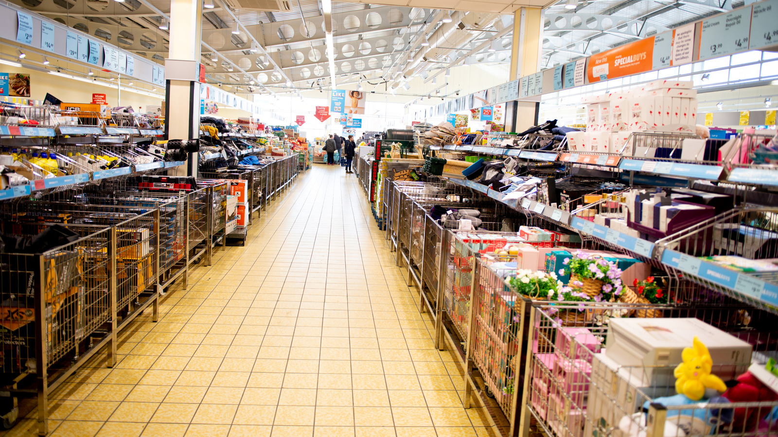 Aldi'nin modaya uygun açık mumları bir zorunluluk mu yoksa rafta mı bırakmalısınız?