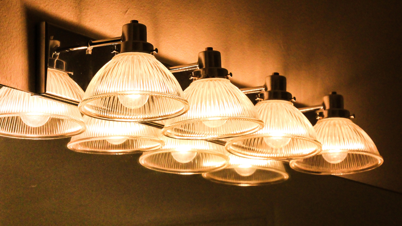 Her zaman bir banyo için takip etmeniz gereken tek aydınlatma kuralı