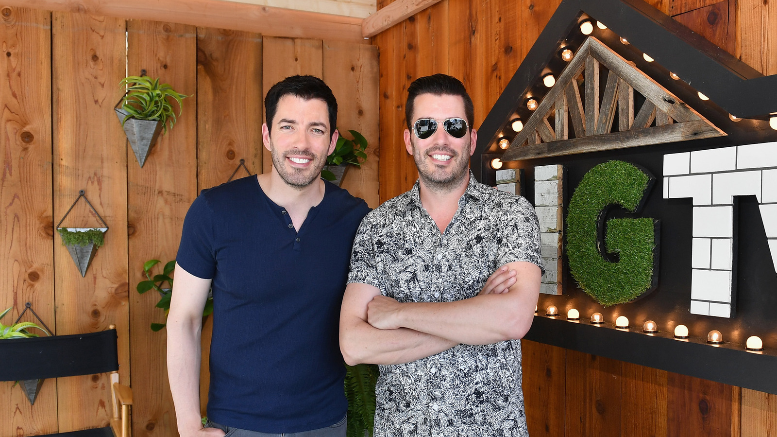 HGTV'nin mülk kardeşlerinin banyonuza cesurluk eklemek için bir ipucu var