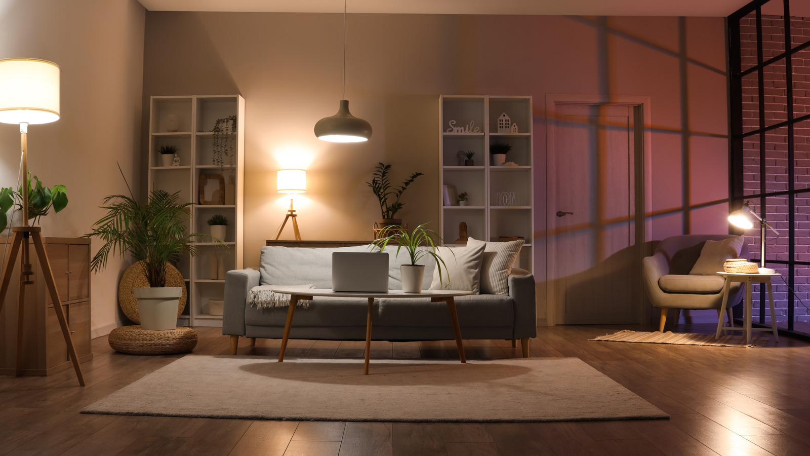 Herhangi bir kasvetli alanı aydınlatan uygun maliyetli ışıklık alternatifi