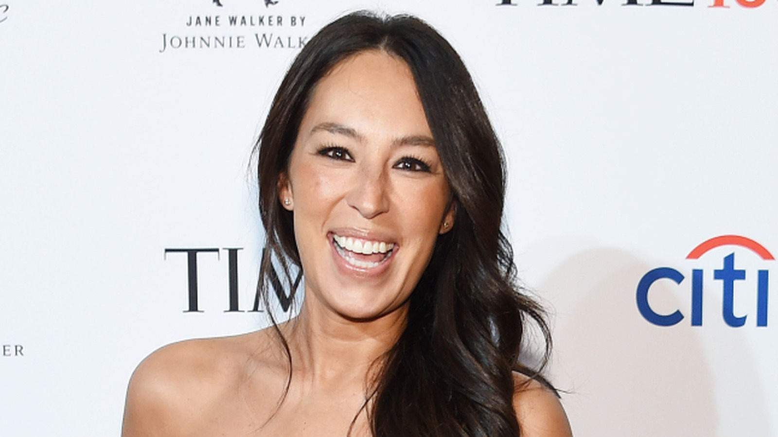 Joanna Gaines, mutfağınızın yalvardığı bütçe dostu yenilemeyi paylaşıyor