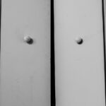 Dolabınızın Bifold kapılarını kolayca yükseltmek için pencereler ekleyin