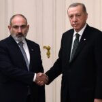 Turkiye'de Ermeni PM 'Tarihi' Ziyaret için Bağları Normalleştirmeyi Amaçlı