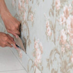 Dikiş tasarrufu sağlayan hack tasarımcıları, duvar kağıtları tavanları ve duvarları ne zaman güveniyor