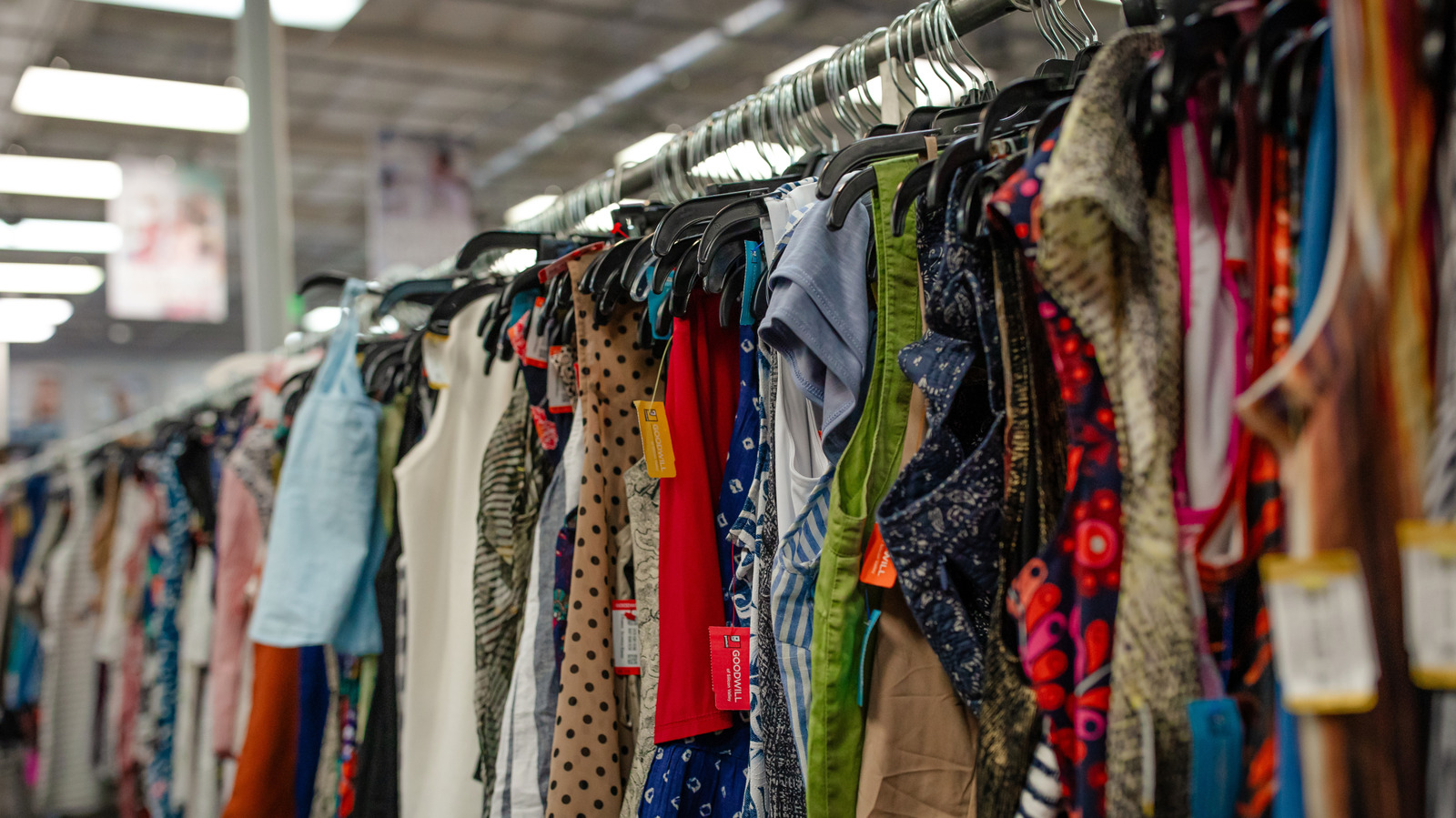 Zeki bir dekor upcycle için tasarrufta etekleri atlamayın