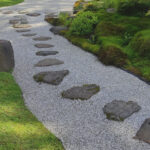 Beklenmedik ama etkili bir çözümle bahçe çakılına yeni bir görünüm verin