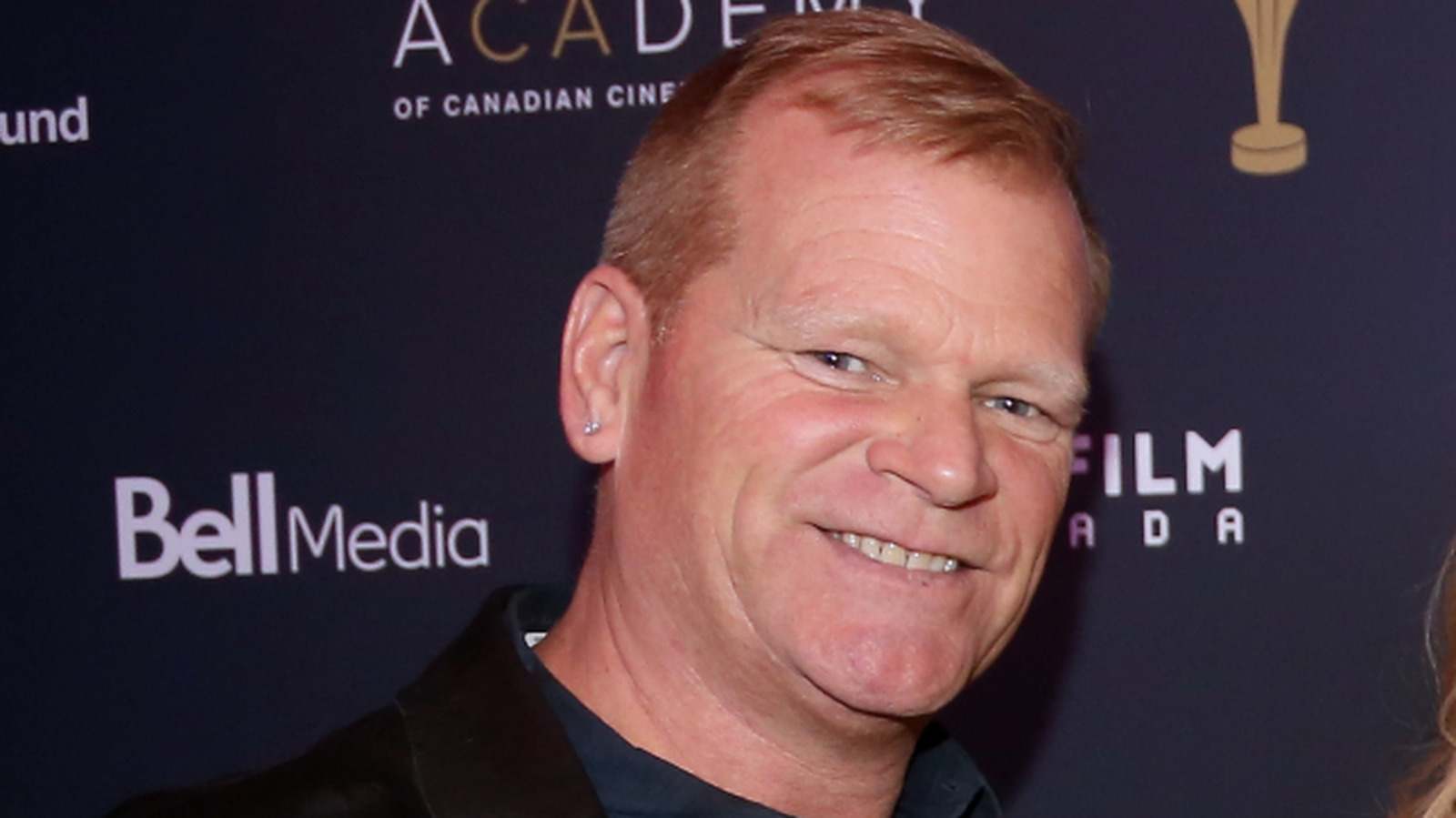 HGTV'den Mike Holmes, suyun kapınızdan sızmasını nasıl önleyebileceğinizi açıklıyor