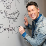 Döşeme Seçimi HGTV'den David Bromstad, 'Yıkılmaz' İtirazı için övgüde bulunuyor