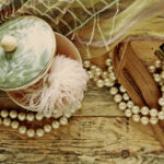 Her zaman tasarruf mağazasında tutmaya değer 12 vintage toz kavanoz