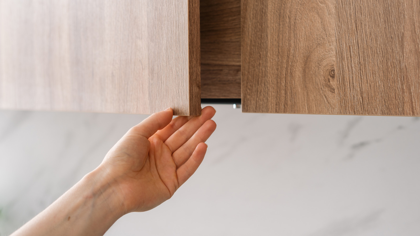 Softwood Vs. Parke Dolapları: Mutfağınız için en iyisi nedir?