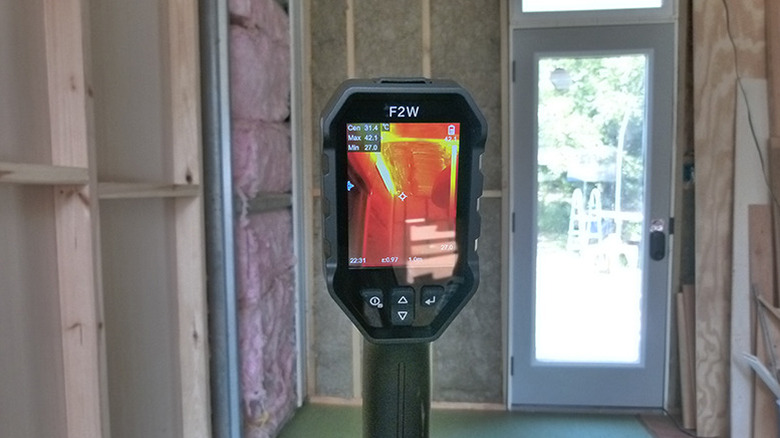 HSFTOOLS F2W Termal Görüntüleyicisi Termal Köprü Gösteren