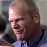 Mike Holmes'un herhangi bir banyo projesinden önce yapması gereken ilk adımda