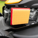 İşte çim biçme makinenizin hava filtresini değiştirmenin doğru yolu